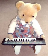 Teddy-Tomate, ein alter Stoffbär von ca. 1960, Hersteller wahrscheinlich Hermann