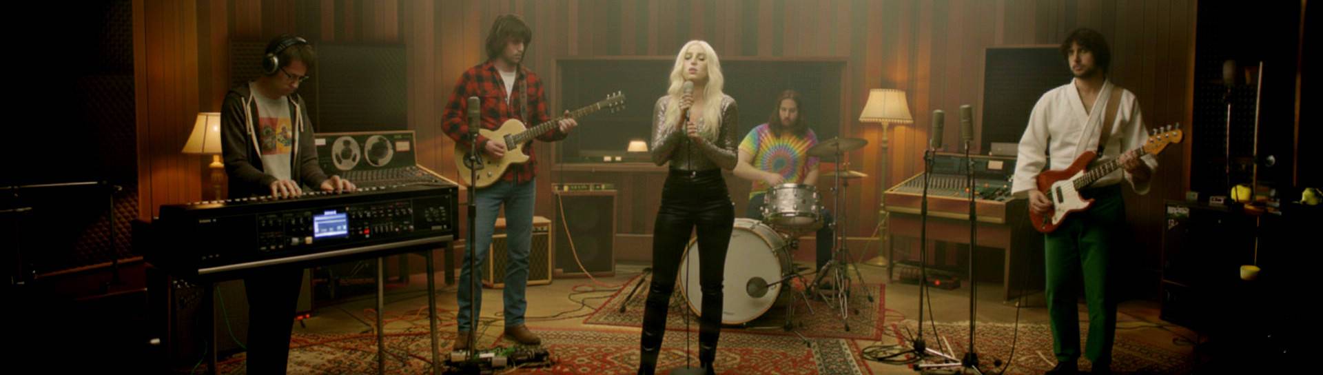 Sanaphantastron Aufnahmen im Studio, Besetzung: Synthesizer, Gitarre, Gesang, Schlagzeug und Bassgitarre.